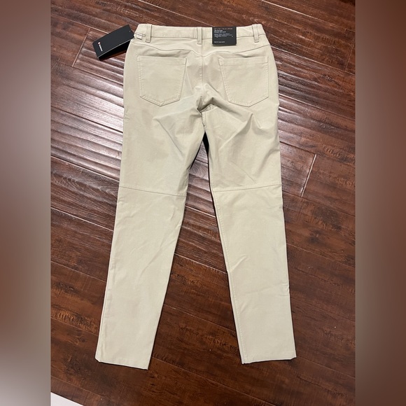 NWT Lululemon Men’s ABC Pants Beige Khaki 30 x 32in - Picture 2 of 3